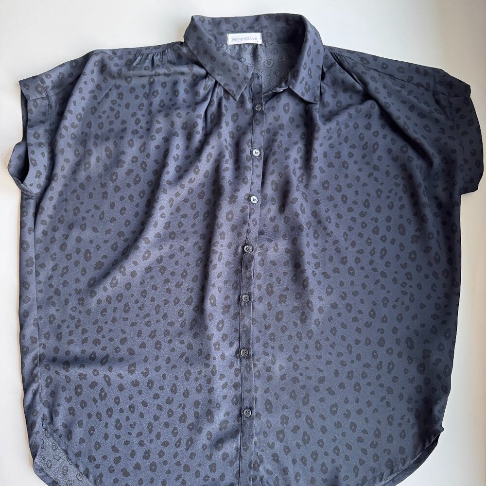Black Cap sleeved blouse
